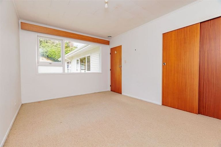 Photo of property in 15 Cortina Avenue, Johnsonville, Wellington, 6037