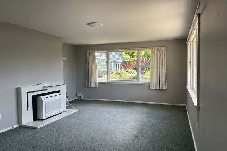 Photo of property in 16 Joyce Crescent, Ilam, Christchurch, 8041