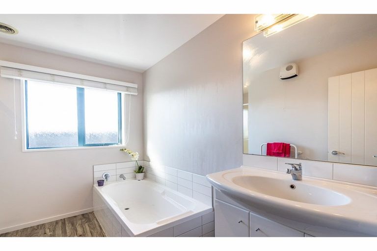 Photo of property in 50 Rowse Street, Rangiora, 7400