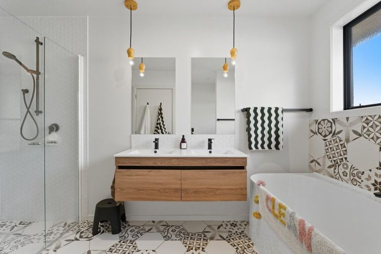 Photo of property in 28 Piata Street, Papamoa Beach, Papamoa, 3118