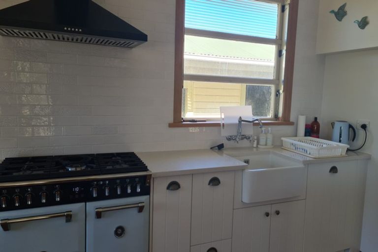 Photo of property in 13 Cambridge Road, Martinborough, 5711