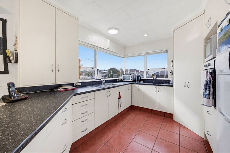 Photo of property in 66 Tukapa Street, Westown, New Plymouth, 4310
