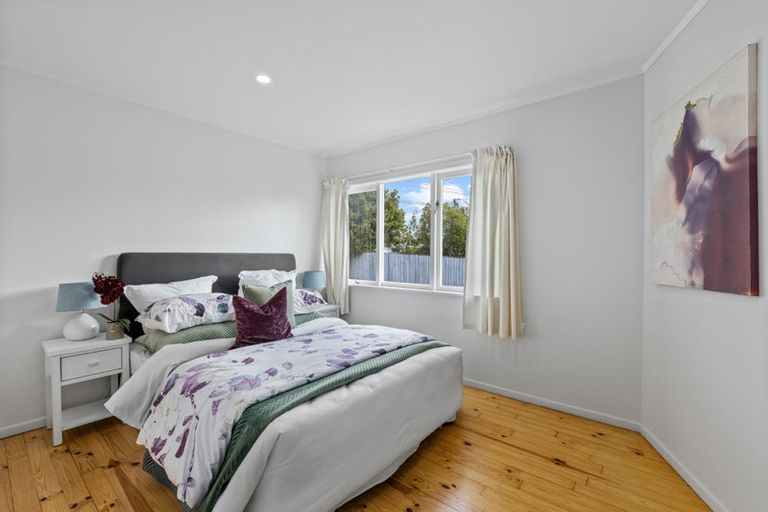 Photo of property in 1/222 Beach Haven Road, Beach Haven, Auckland, 0626