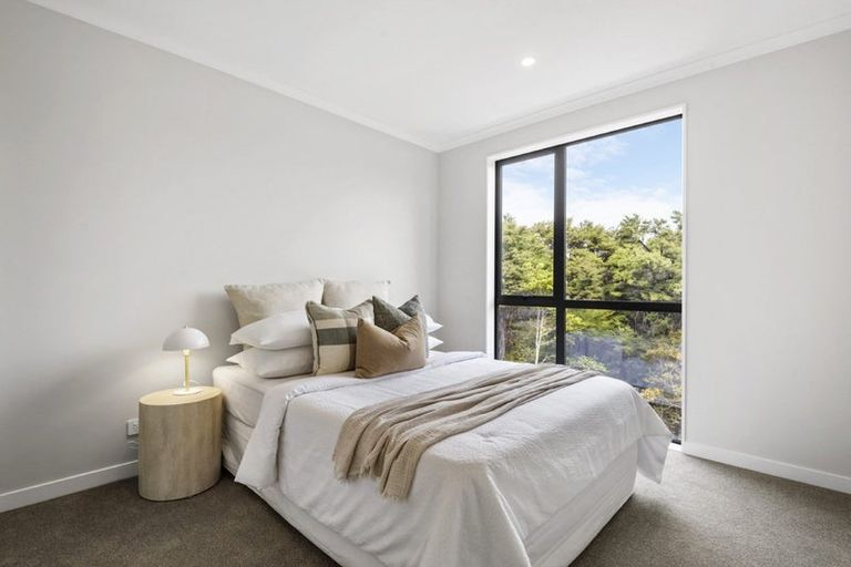 Photo of property in 34 Te Aniwaniwa Terrace, Albany, 0632