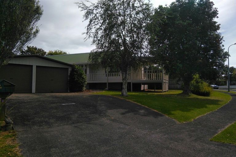 Photo of property in 4 Balmore Place, Wattle Downs, Auckland, 2103