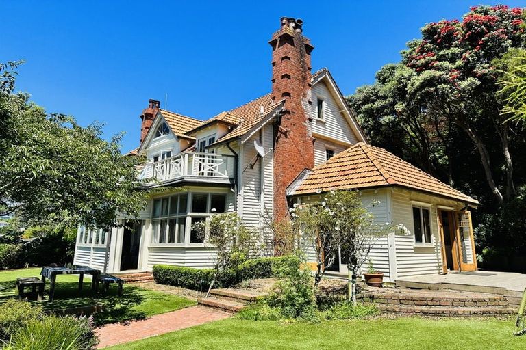 Photo of property in 51 Grafton Road, Roseneath, Wellington, 6011