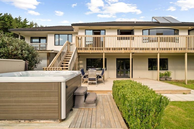 Photo of property in 1276 Coast Road, Wainuiomata Coast, Lower Hutt, 5373