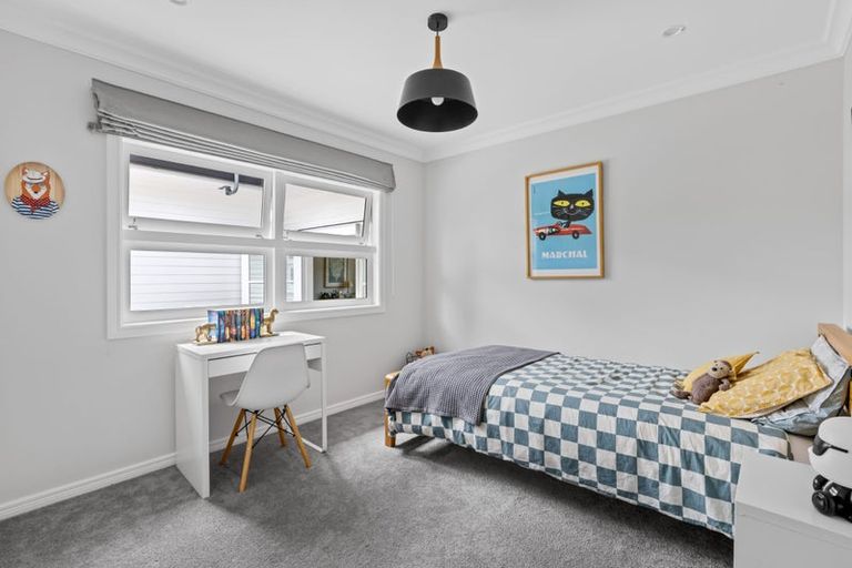 Photo of property in 70 Glenvar Road, Torbay, Auckland, 0630