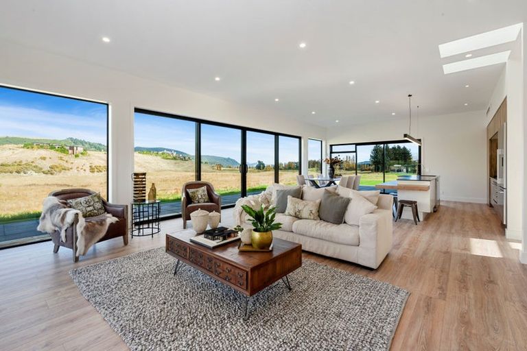 Photo of property in 32 The Fairways, Kinloch, Taupo, 3377