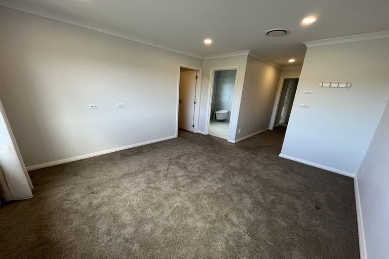Photo of property in 26 Lagonda Rise, Oteha, Auckland, 0632