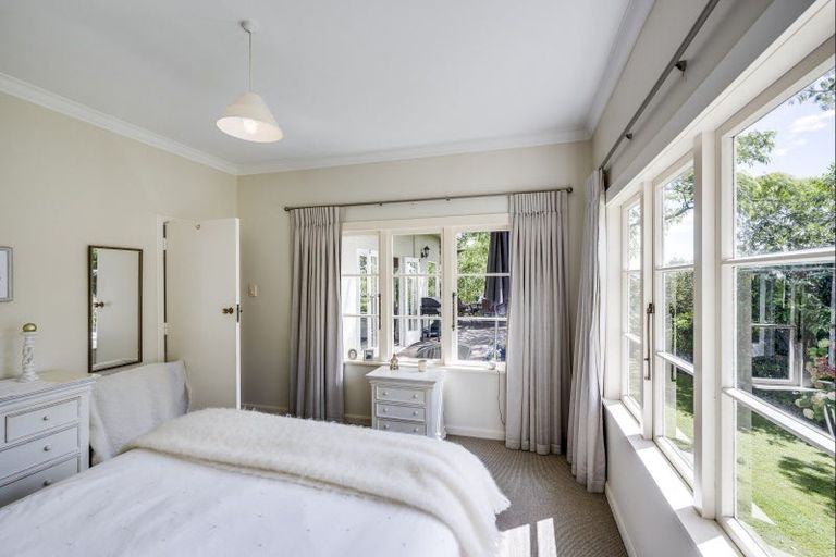 Photo of property in 11 Tauroa Road, Havelock North, 4130