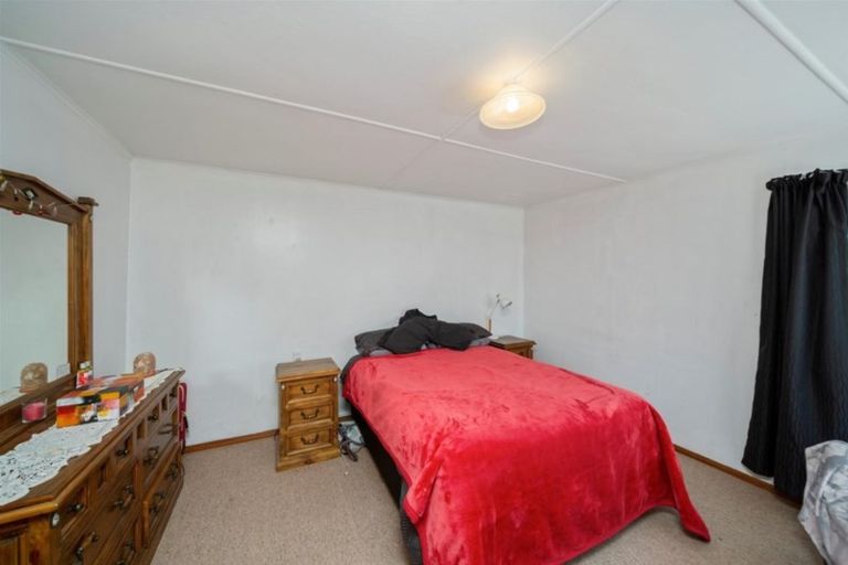 Photo of property in 17 Douglas Street, Hawera, 4610