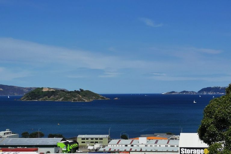 Photo of property in 10 Korokoro Road, Korokoro, Lower Hutt, 5012