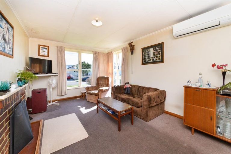 Photo of property in 28 Ahuru Street, Marton, 4710