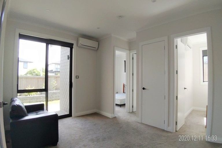Photo of property in 27 Te Oneroa Way, Long Bay, Auckland, 0630