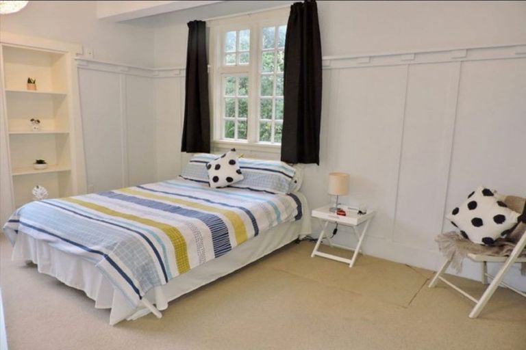 Photo of property in 145 Kelburn Parade, Kelburn, Wellington, 6012