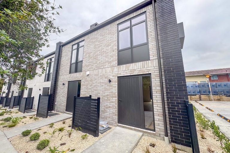 Photo of property in 3/6 James Street, Bayview, Auckland, 0629