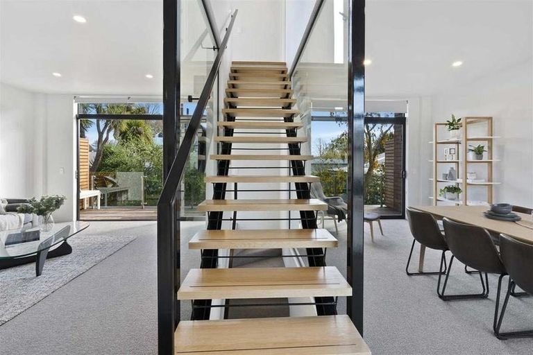 Photo of property in 2/22 Peterborough Street, Christchurch Central, Christchurch, 8013