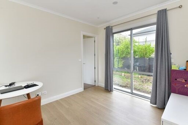 Photo of property in 24 Boocock Crescent, Orewa, 0931