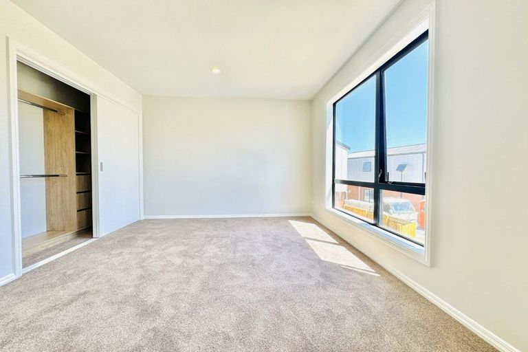 Photo of property in 5/287 Massey Road, Mangere East, Auckland, 2024