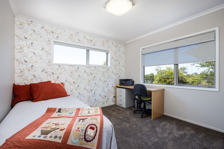 Photo of property in 398 Mangorei Road, Highlands Park, New Plymouth, 4312
