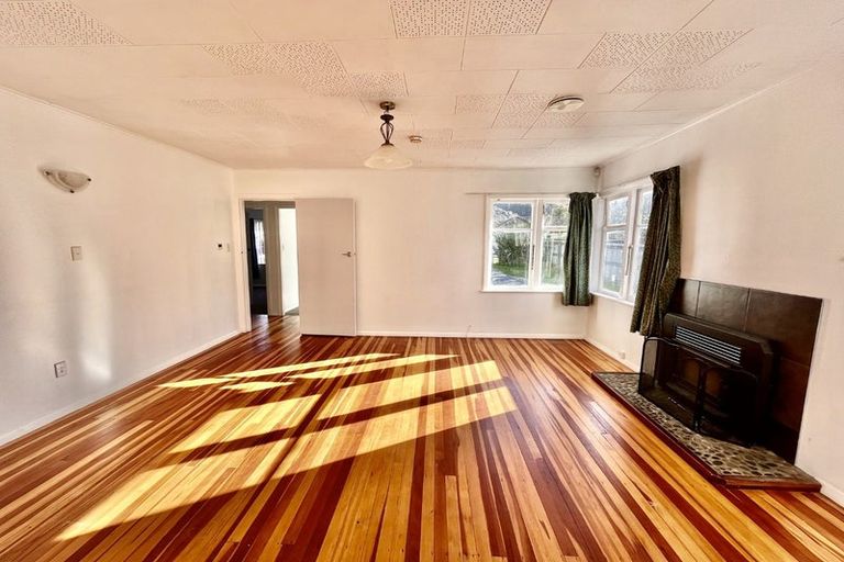 Photo of property in 28 Totara Street, Wainuiomata, Lower Hutt, 5014