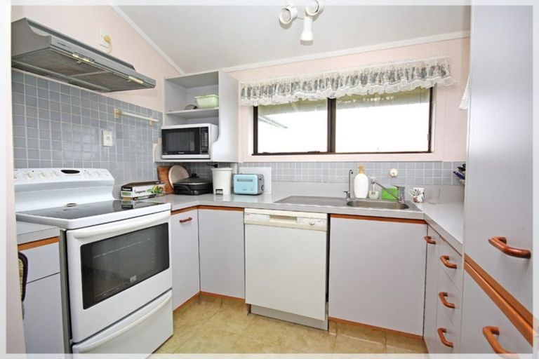 Photo of property in 39 Shortt Street, Foxton Beach, Foxton, 4815