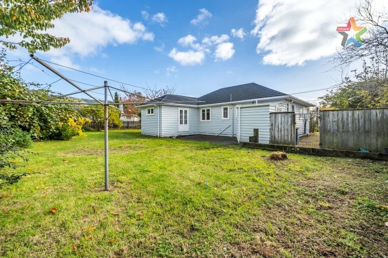 Photo of property in 3 Gibbs Crescent, Wainuiomata, Lower Hutt, 5014