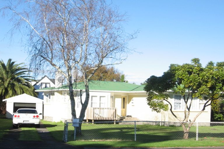 Photo of property in 17 Clark Street, Manurewa, Auckland, 2102
