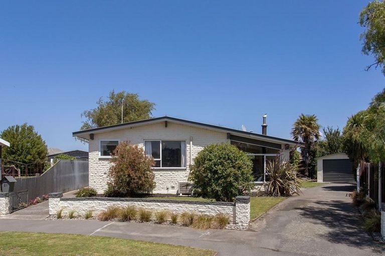 Photo of property in 21 Rosanna Place, Aranui, Christchurch, 8061