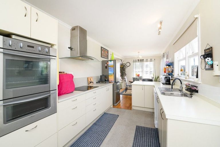 Photo of property in 76 Alexandra Street, Marton, 4710