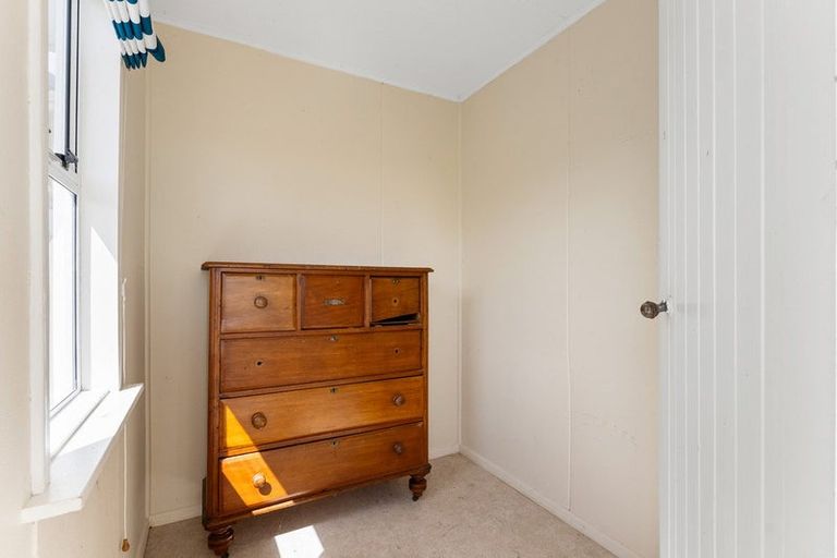 Photo of property in 28 Drake Street, Waikawa Beach, Levin, 5573