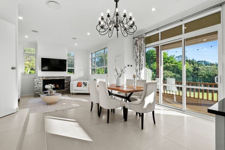 Photo of property in 16 Michael Bosher Way, Flat Bush, Auckland, 2019