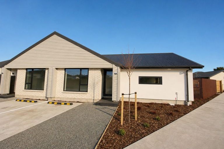 Photo of property in 2/58 Bamford Street, Woolston, Christchurch, 8023