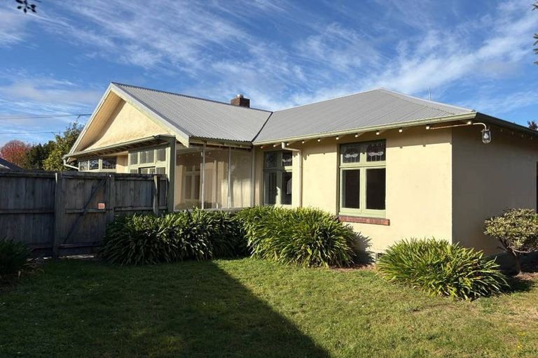 Photo of property in 37 Hillier Place, Spreydon, Christchurch, 8024
