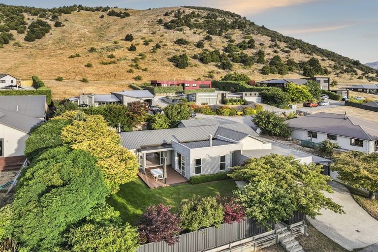 Photo of property in 88 Rob Roy Lane, Wanaka, 9305