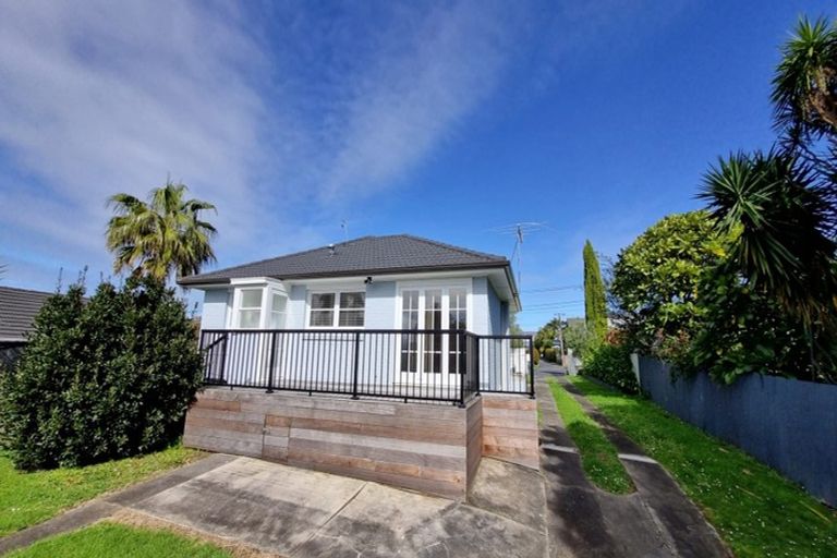Photo of property in 107 Moa Road, Point Chevalier, Auckland, 1022