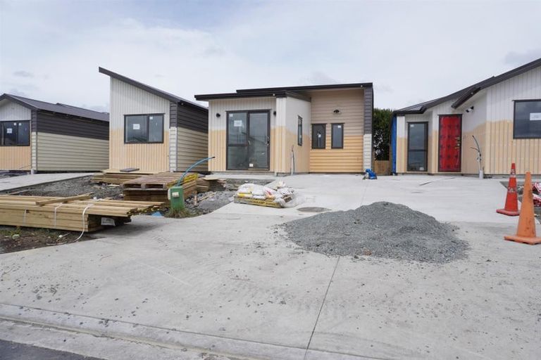 Photo of property in 15 Combat Street, Papakura, 2110