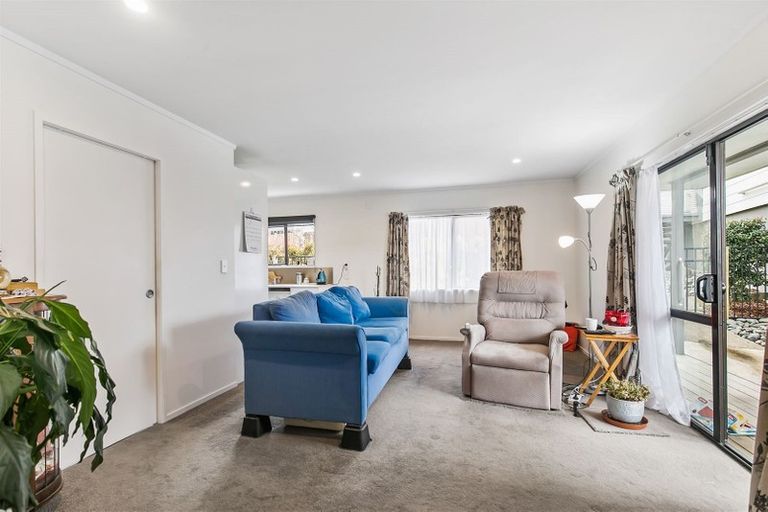 Photo of property in 4 Midgley Road, West Harbour, Auckland, 0618