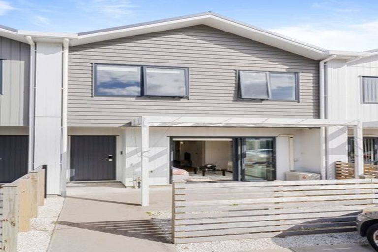 Photo of property in 39a Soaring Bird Drive, Takanini, 2112