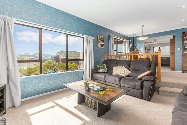 Photo of property in 7 The Top Gallant, Whitby, Porirua, 5024