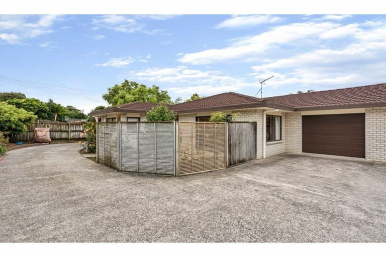 Photo of property in 96a Collingwood Road, Waiuku, 2123