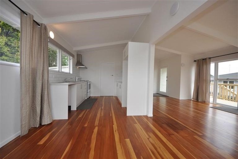 Photo of property in 6 Addison Street, Blockhouse Bay, Auckland, 0600