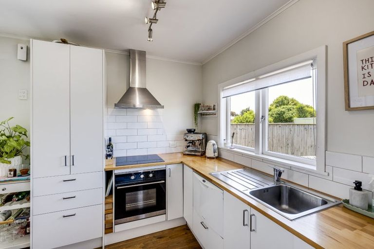 Photo of property in 11 Magdalen Crescent, Pirimai, Napier, 4112