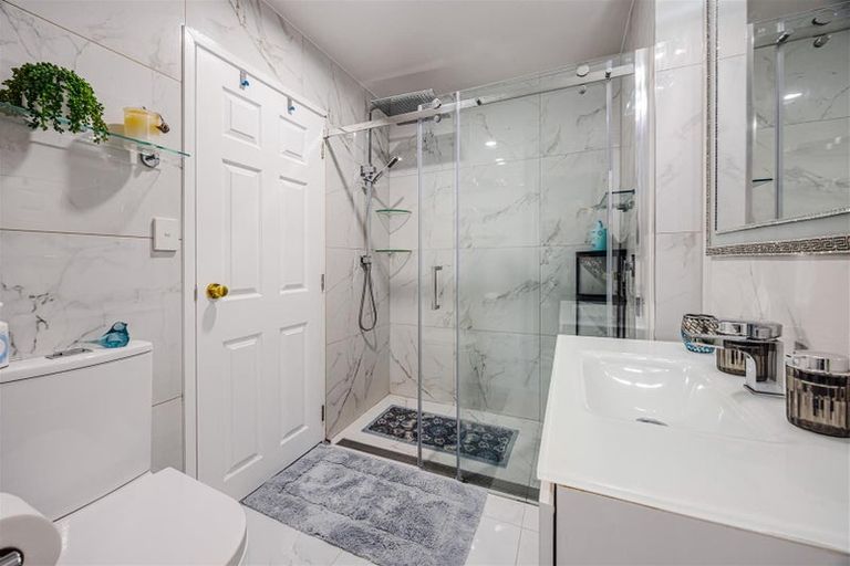 Photo of property in Tuscany Towers, 12/1 Ambrico Place, New Lynn, Auckland, 0600