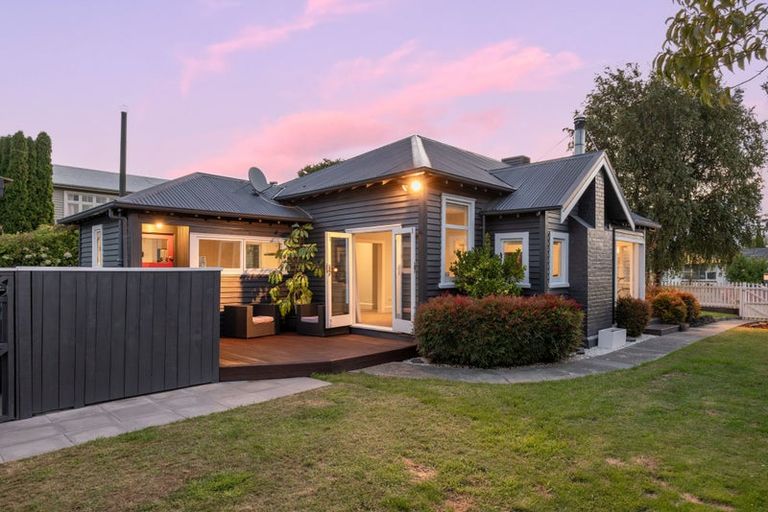 Photo of property in 1/1004 Colombo Street, St Albans, Christchurch, 8014