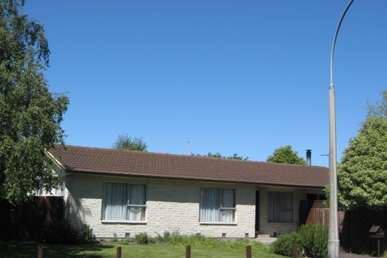 Photo of property in 98 Lowry Avenue, Redwood, Christchurch, 8051