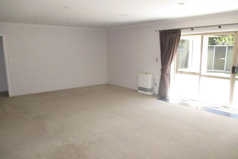 Photo of property in 27 Whitney Place, Rototuna North, Hamilton, 3210