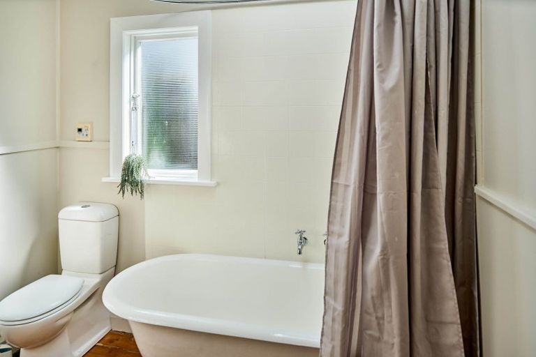 Photo of property in 13 Miro Street, Eastbourne, Lower Hutt, 5013