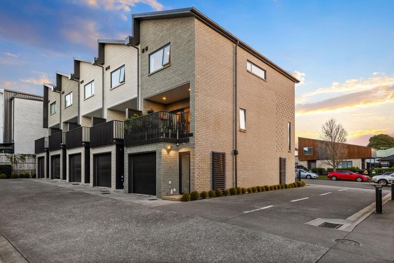 Photo of property in 33/28 Westgate Drive, Westgate, Auckland, 0614